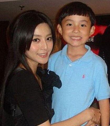 娱乐圈吃瓜范丞丞,娱乐圈的瓜田，他的成长与蜕变