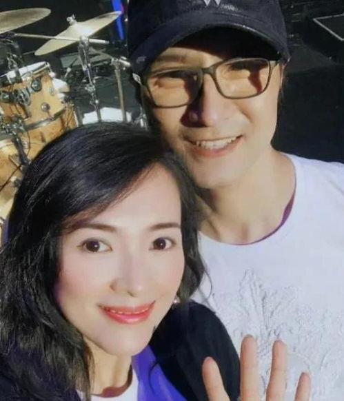 娱乐大瓜在线吃瓜视频,在线吃瓜，揭秘娱乐圈幕后故事